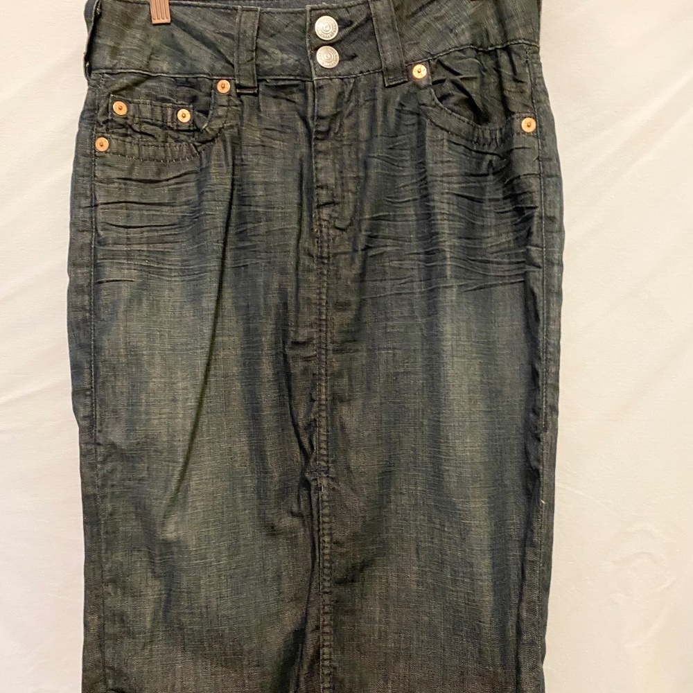 True Religion casual longer denim jeans skirt w buttons and front slit size 30